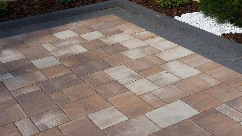 Paving with Multi Mix Pavers