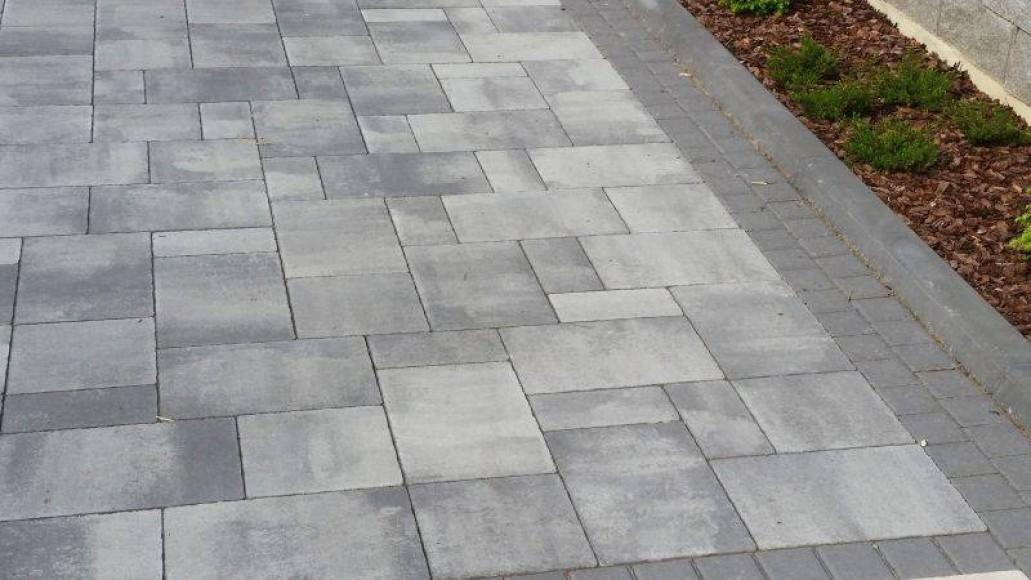 Paving with Multi Mix Argenta Pavers