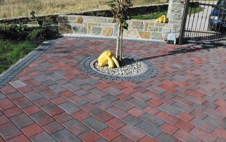 Driveway Paving with Multimo Multicolor Pavers
