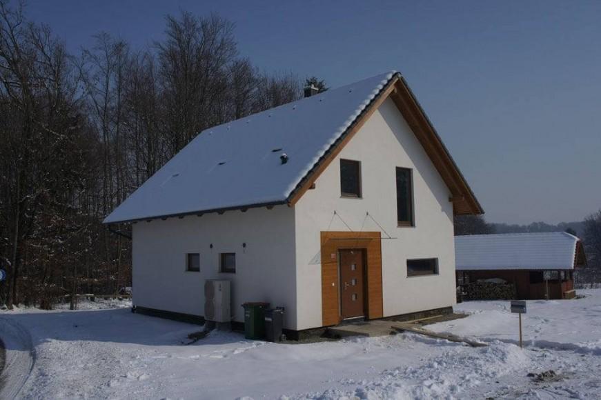 Nearly Zero-Energy House