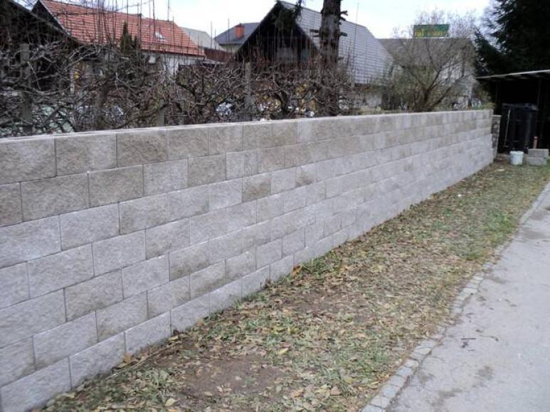 Concrete Retaining Wall