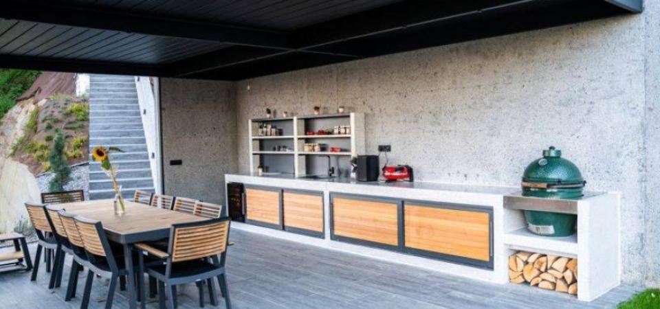Outdoor Kitchens